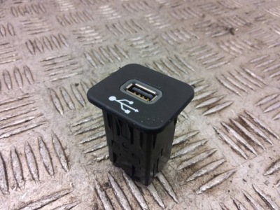 Jeep renegade 2016 разъём / соединитель usb фото №1