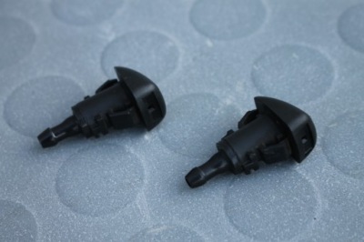 Насадка омивача скло перед hyundai ix35 10-15 фото №1