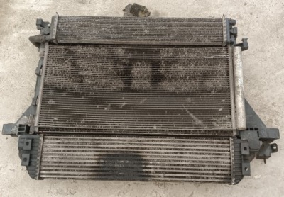 Радіатор води кондиціонера інтеркулер комплект  renault master iii movano b фото №1