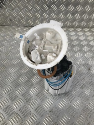 Насос топлива bmw 1 f40 7301785 2.0 d фото №1