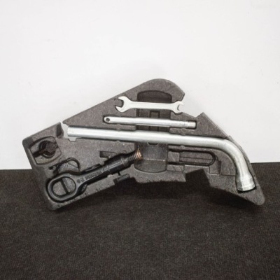 Audi q7 4l 2013 інше елементи оздоблення багажника фото №1