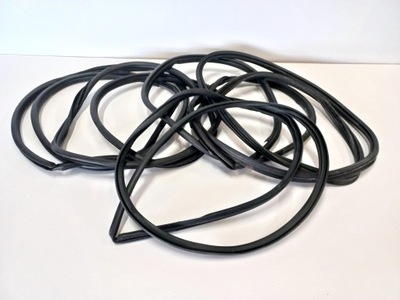 Прокладка уплотнители дверь крышки lexus ux 250h f-sport фото №1