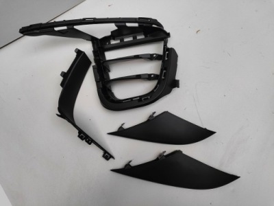 Левая решётка бампера porsche macan 95b608681 фото №1