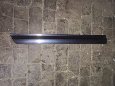Молдинг нижня двері правий задня audi a8 d3 long lz7q фото №1
