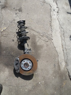 Левая поворотный кулак 1.2 thp peugeot 208 ii фото №1