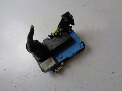 Замок двері правий перед volvo xc70 фото №1