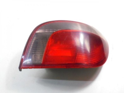 TOYOTA YARIS I P1 98-03 FARO PARTE TRASERA DERECHA 3D 52-021  