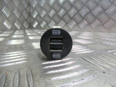 Porsche cayenne 7p5 lift роз'єм usb 7p5035222 фото №1