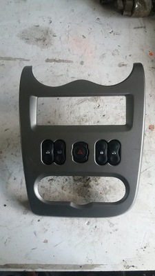 Dacia sandero i консоль средняя 8200739438 фото №1