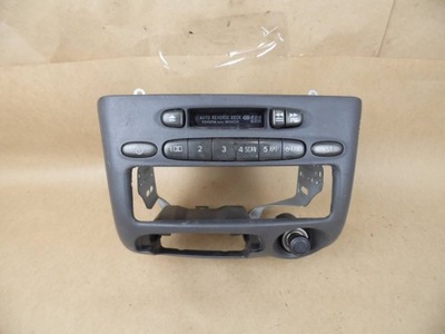 Toyota yaris i радіо заводський фото №1