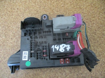 Коробка запобіжників bsi insignia a 13277321 фото №1