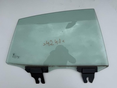 Maserati levante скло задня права e000186 фото №1