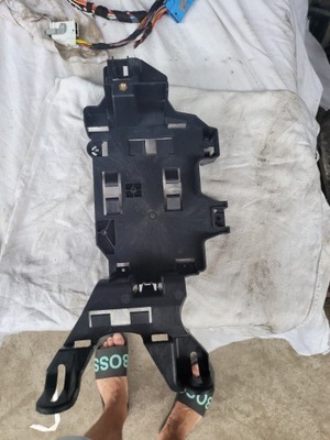 Mercedes e-klasa w213 направляющая кронштейн a2135451140 фото №1