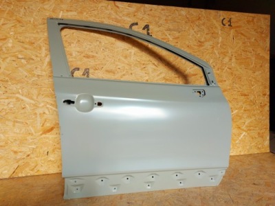 Двері праве передні suzuki sx4 s-cross scross нове оригінальні 6800161m01 фото №1