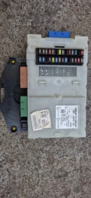 Коробка запобіжників ford mondeo mk4 7g9t-14a073-dd фото №1