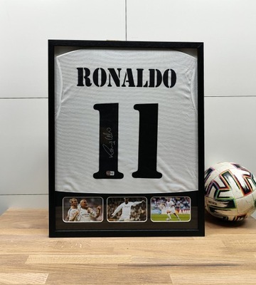 Ronaldo, Real Madryt - koszulka z autografem w ramie (zag)