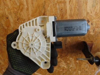 Vw golf vii двигатель стекло pp 5q4959802b фото №1