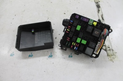 Коробка запобіжників mitsubishi asx 1.8 d 10-18 фото №1