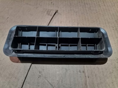 Решітка вентиляційна задня багажника renault clio ii фото №1