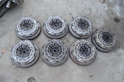 Зчеплення маховик з двома масами комплект renault nissan dacia 302103451r фото №1