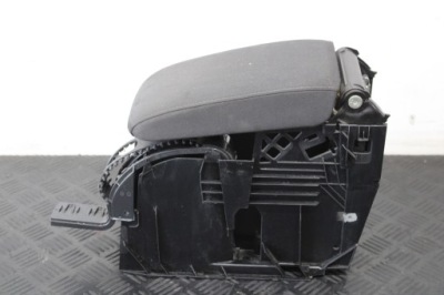 Підлокітник golf vi 6 5k0 фото №1