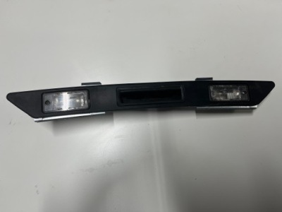 Накладка молдинг освещение номерного знака audi a4 b6 b7 avant 8p4827574 фото №1