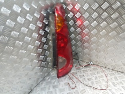 Лампа права задня nissan note e11 фото №1