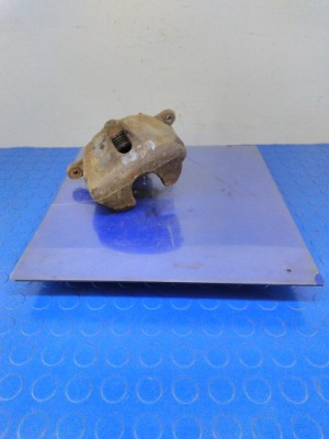 Lancia thesis 2.4jtd суппорт тормозной перед левый фото №1