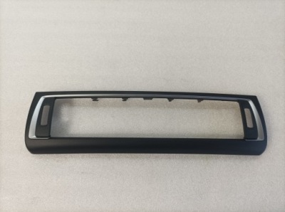 Ґрати обдув середній 9317944 bmw 1 f20 f21 2 f22 f23 m2 f87 фото №1