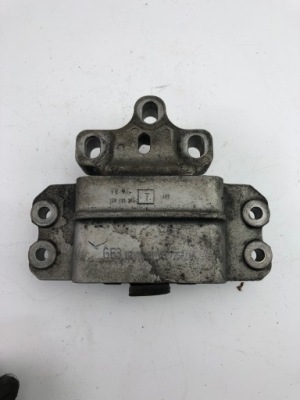 Vw passat b7 кронштейн подушка двигуна 1k0199155t фото №1