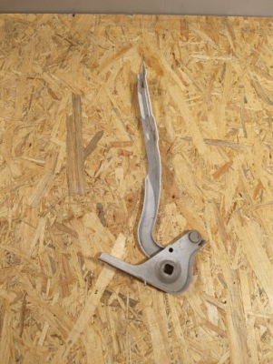 Петля капот правый citroen berlingo iv partner iv 9816484780 фото №1