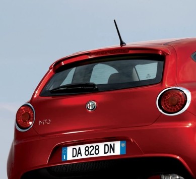 Alfa romeo mito крышка багажника стекло rosso 289 оригинал фото №1