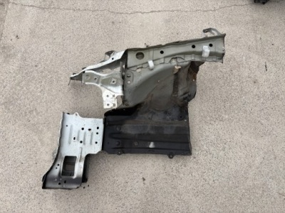 Toyota auris 2 четвертина лонжерон ліва hb 1.8 гібрид 070 фото №1