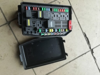 Jaguar x-type 2001 - 2009 rok коробка запобіжників 4x43-14a073-be фото №1