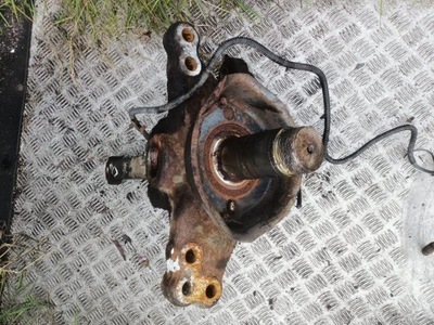 Поворотний кулак scania r ліва фото №1