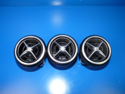 Mercedes b w246 решётка обдув средняя перед фото №1