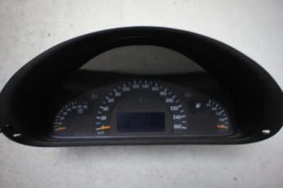 Mercedes w203 лічильник 2035403311 фото №1