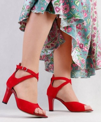 Czerwone sandały na szpilce skórzane ROZ. 40