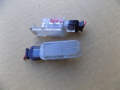 Audi a3 8l 5d 00r-lampka двері фото №1