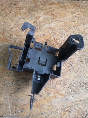 Chevrolet camaro кронштейн модуля 23332562 фото №1