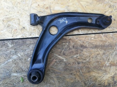 Важіль правий toyota yaris iii фото №1