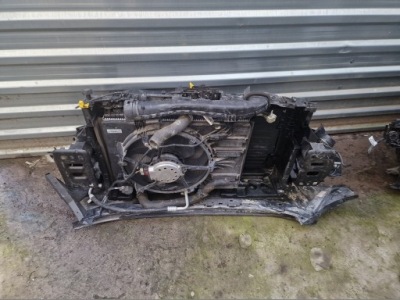 Pas передний радиатор балка ford fiesta mk8 фото №1