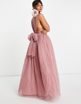 Różowa tiulowa sukienka maxi z dekoltem 42