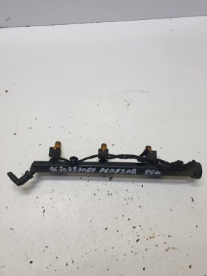 Молдинг упорскування peugeot 607 3.0 b 9630333080 фото №1