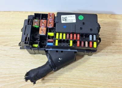 Astra k v коробка предохранителей 15513163 # фото №1