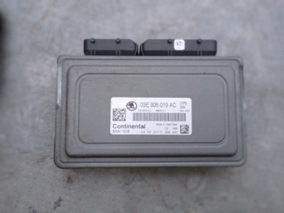 Бортовий комп'ютер двигуна skoda fabia ii 1.2 03e906019ac фото №1