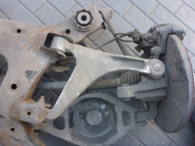 Важіль лівий задня задній nissan 370z 09- фото №1