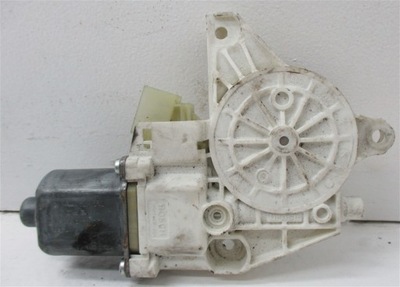 MOTOR GLASS RIGHT FRONT W204 W212 A2048200242  