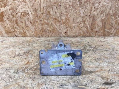 Зона деформації права audi a4 b8 8k0807134d фото №1