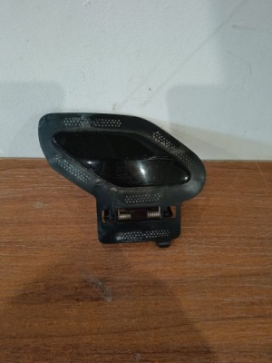 Заглушка розпилювача ліва mercedes b a246 a2468850922 фото №1